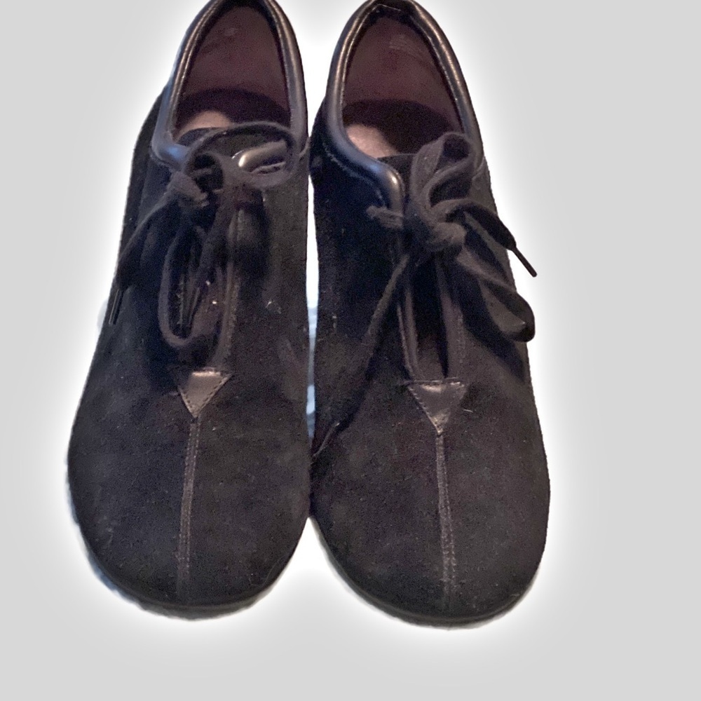 Vintage 1940’s inspired leather booties by Aerosole Size 11